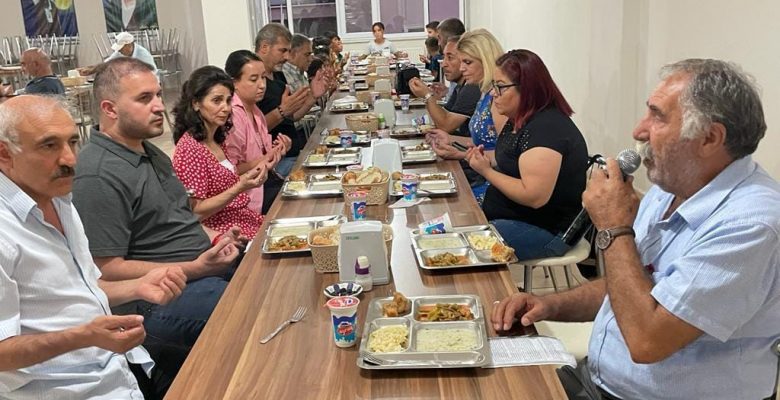 BİR OLDUK İRİ OLDUK DİRİ OLDUK