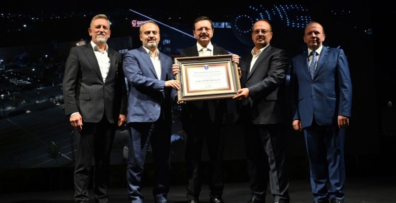 Hisarcıklıoğlu’na ‘Bursa hizmet nişanı’