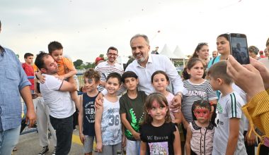 Zafer coşkusu göklere yansıdı