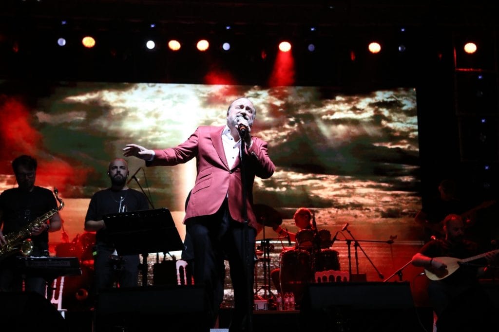 Şef Danillo lezzet tarifleriyle Volkan Konak ise sesiyle büyüledi