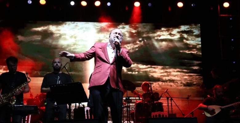 Şef Danillo lezzet tarifleriyle Volkan Konak ise sesiyle büyüledi