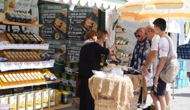 29. Gemlik Zeytini Festivali’nde hem üreticiler hem de kadın girişimciler meydandaki yerini aldı