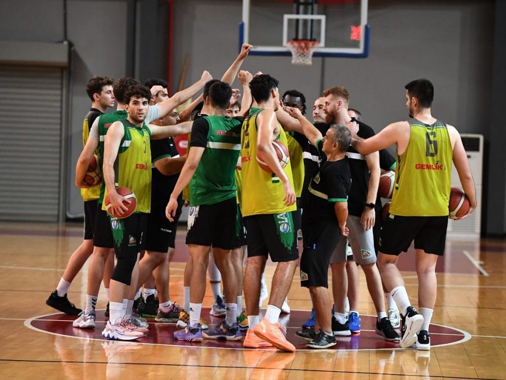 Gemlik Basketbol kafilesinde gıda zehirlemesi