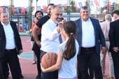 Göçmen konutları yeşile kavuştu