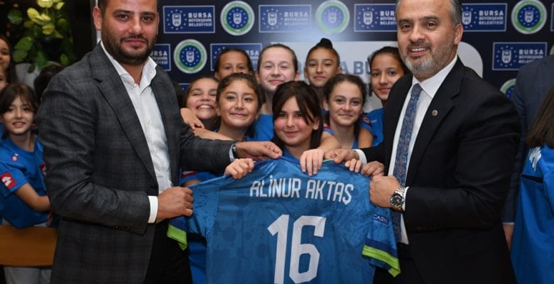Büyükşehir artık hentbolda da boy gösterecek