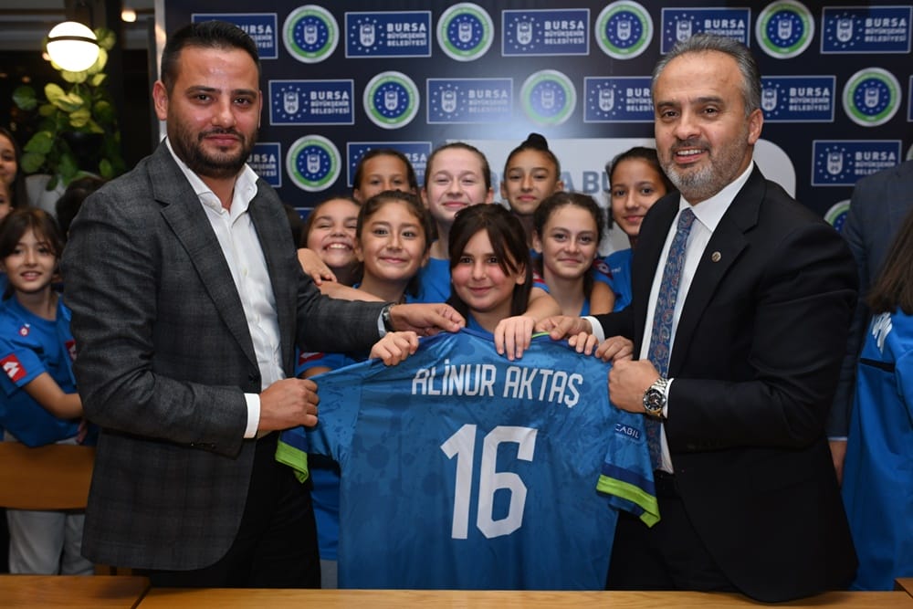 Büyükşehir artık hentbolda da boy gösterecek