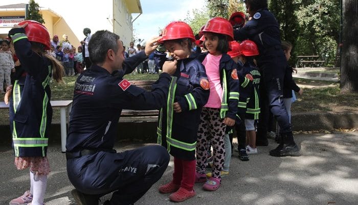 Minik alev savaşçıları göreve hazır