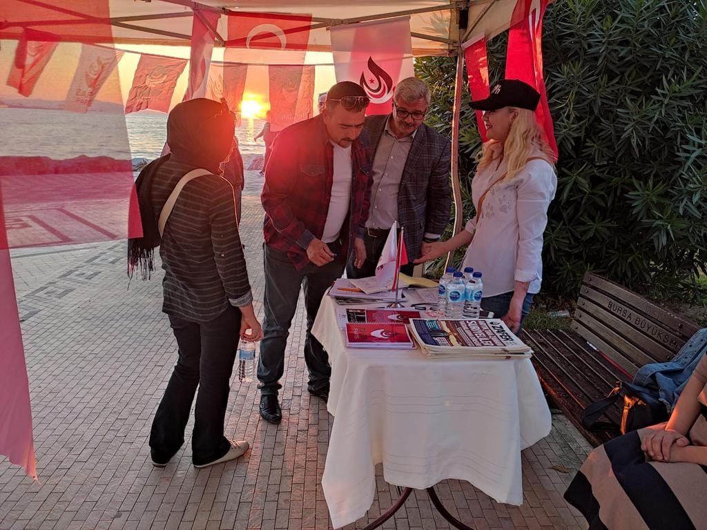 Zafer Partisinden Pazar Mesaisi