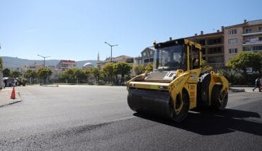 Gemlik Belediyesi’nden yol yapım atağı