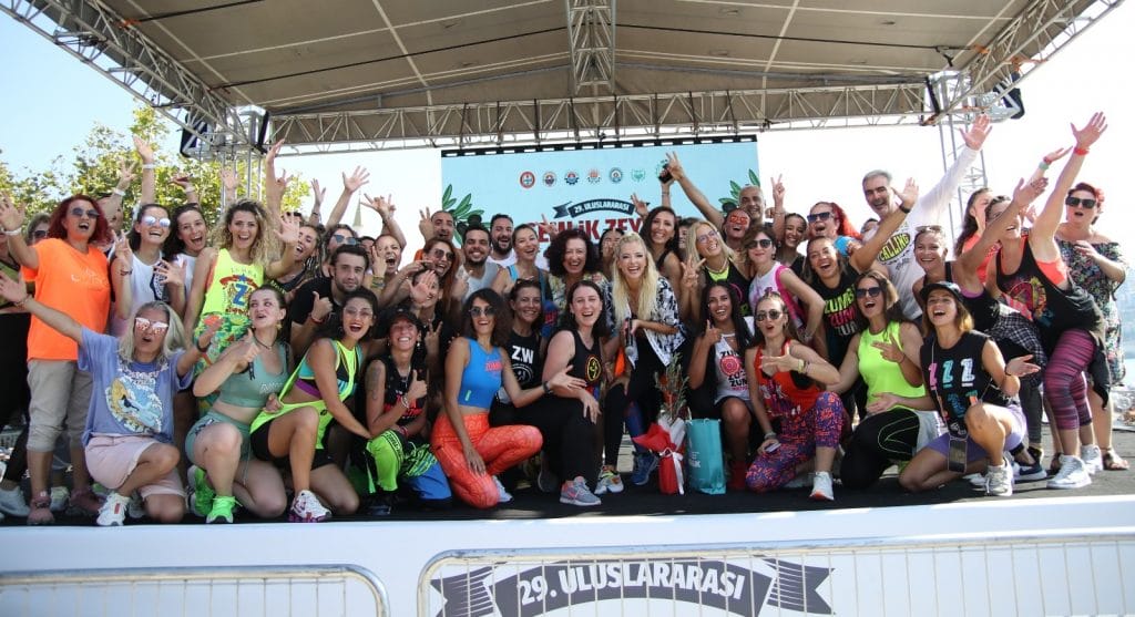Gemlik Zeytini Festivali 3. gününde renkli görüntülerle devam ediyor