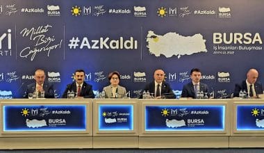 AKŞENER’E BURSA’DA İŞ DÜNYASINA SESLENDİ AKŞENER’E BURSA’DA İŞ DÜNYASINA SESLENDİ
