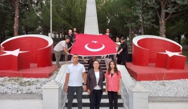 ZAFER PARTİSİ NİLÜFER İLÇE “GAZİ MEZARLIĞINDA..”