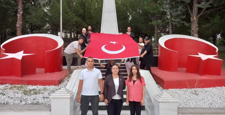 ZAFER PARTİSİ NİLÜFER İLÇE “GAZİ MEZARLIĞINDA..”