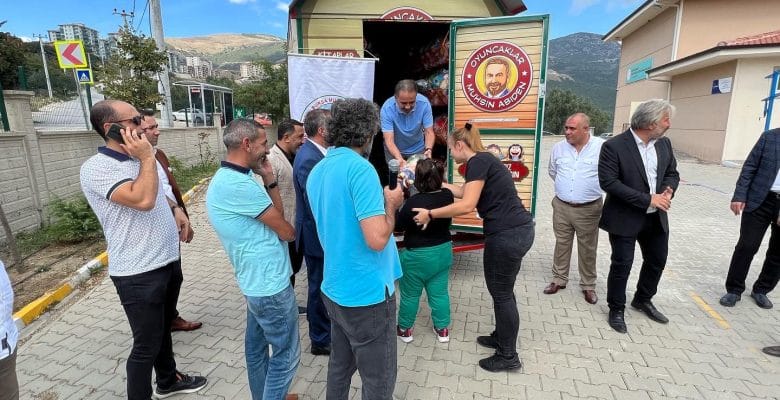 CİHATLI ÖZEL EĞİTİMDE OYUNCAK ŞENLİĞİ