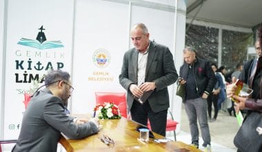 Gemlik Kitap Limanı’nda edebiyat rüzgârı