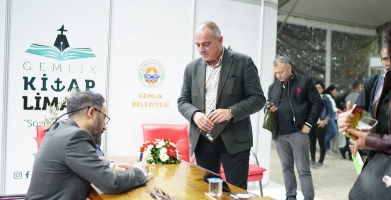 Gemlik Kitap Limanı’nda edebiyat rüzgârı