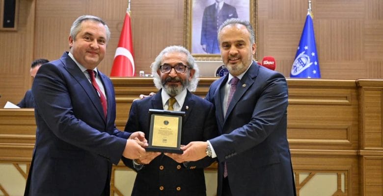 Ayın vatandaşı ödülü  Dr. Hüsamettin Olgun’a