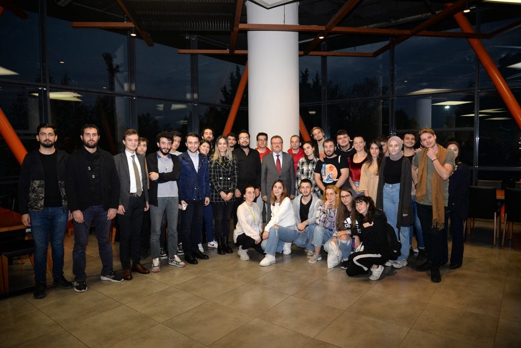 Rektör Kılavuz, misafir öğrencilerle buluştu