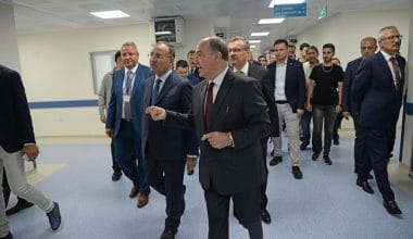 BUÜ Hastanesi’nin yenilenen acil servislerini Bakan Bozdağ hizmete açtı