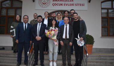 “Vakıfbank Milli Voleybolcusu Aylin Sarıoğlu Acar Bursa Sevgi Evinde”