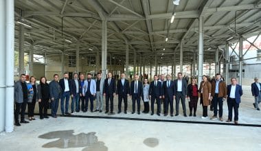 Yenişehir pazar alanında sona doğru
