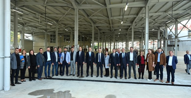 Yenişehir pazar alanında sona doğru