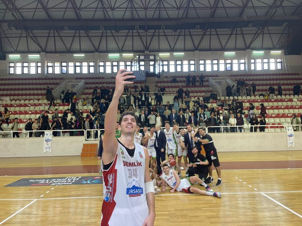 AKRAN GEMLİK EVİNDE GALİP