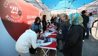 Nilüfer Belediyesi’nden vatandaşlara ücretsiz Ata posteri