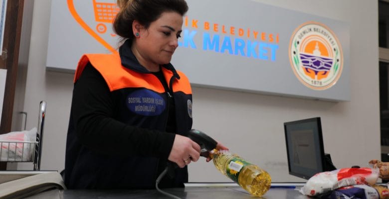 Gemlik’teki bu markette para geçmiyor