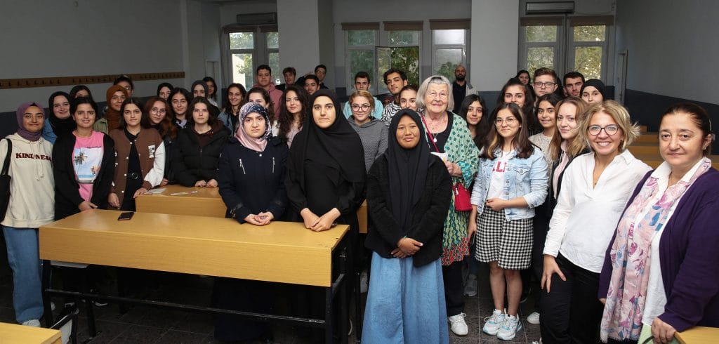 Yazar Kristin Dahl öğretmen adaylarıyla bir araya geldi