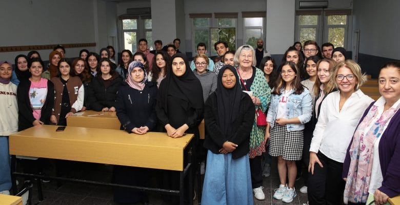 Yazar Kristin Dahl öğretmen adaylarıyla bir araya geldi