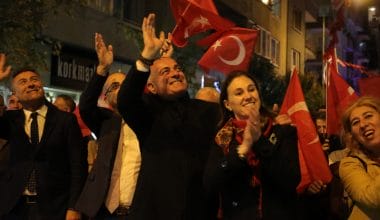 GEMLİK’TE CUMHURİYET COŞKUSU ALANLARA SIĞMADI