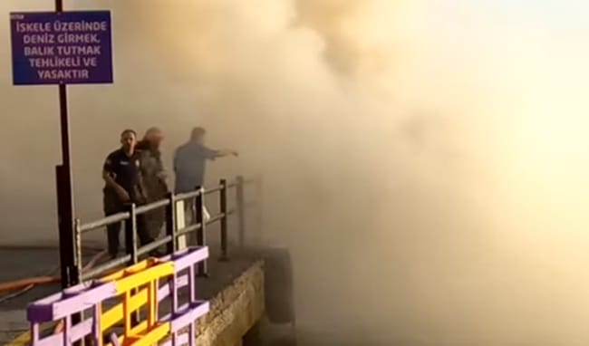 Gemlik’te yangın, lüks yat kullanılamaz hale geldi