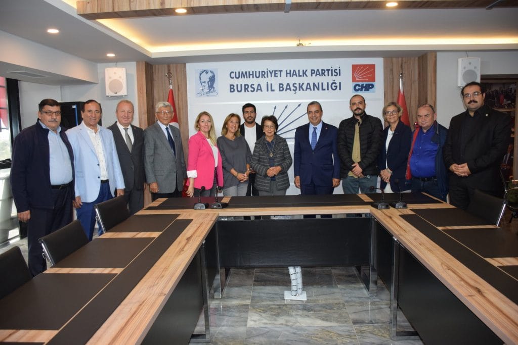 CHP İl Başkanlığı ve siyaset müzesi ziyaretinde anılar yeniden canlandı ÖZDEN TOKER’DEN DUYGULU ZİYARET