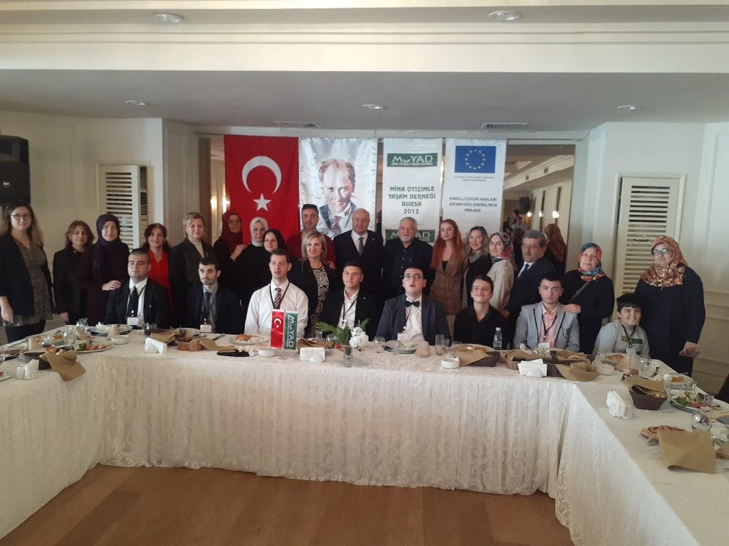 MİNA OTİZMLE YAŞAM DERNEĞİ ‘ÖZSAVUNUCULUK EĞİTİMİNE’ BAŞLADI