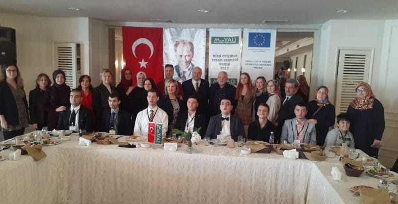 MİNA OTİZMLE YAŞAM DERNEĞİ ‘ÖZSAVUNUCULUK EĞİTİMİNE’ BAŞLADI