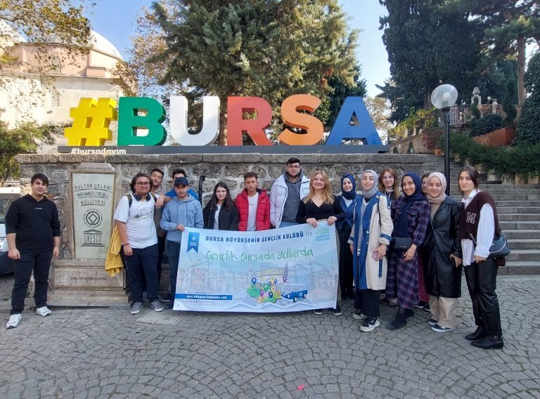 Gençlik, Bursa’da yollarda