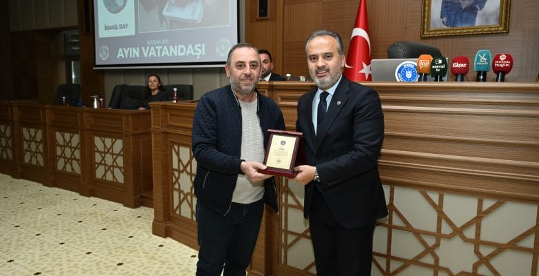 Ayın vatandaşları ödüllendirildi