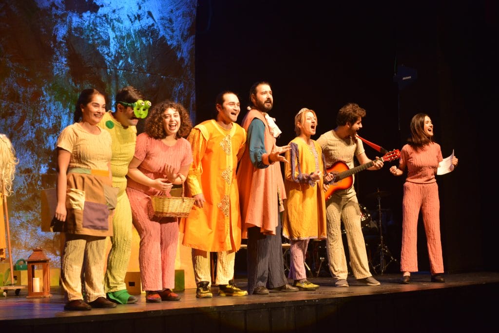 Tiyatro festivaline coşkulu veda