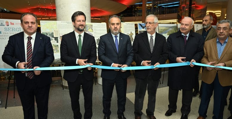 Macar tarihine ışık tutan sergi