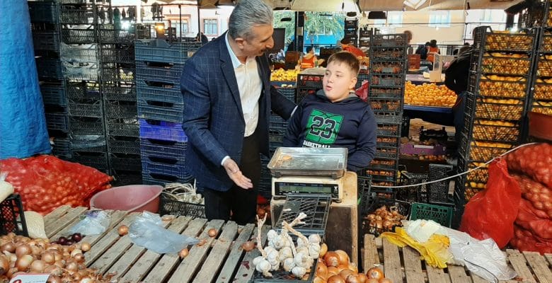 CHP Heyeti Mimar Sinan Pazarında Esnaf ve Vatandaşları Dinledi