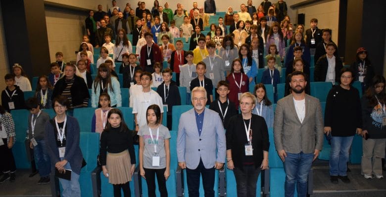 Çocuk Meclisinin yeni Başkanı Özlem Yılmaz Oldu