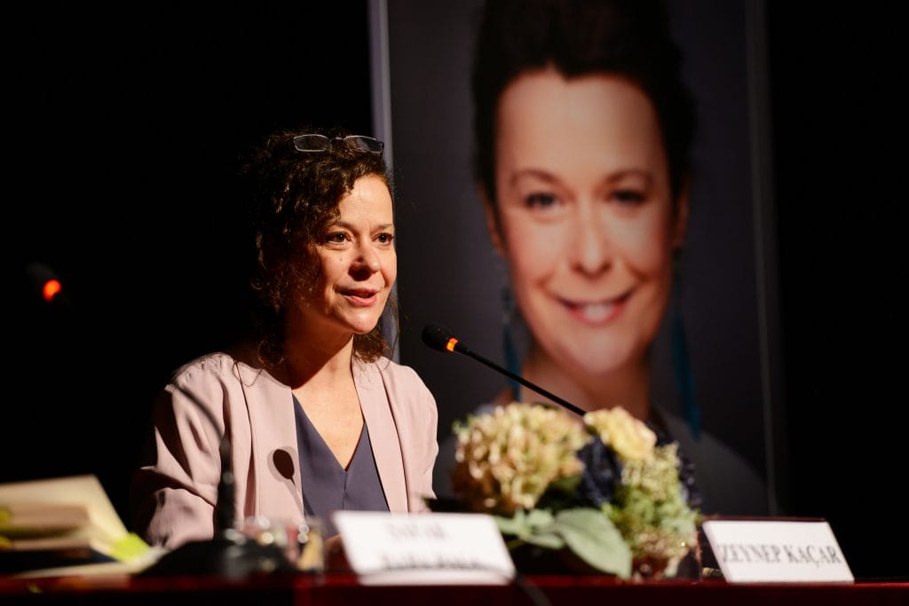 Zeynep Kaçar’dan kadınlara: Yazdıklarınız çekmecede kalmasın