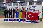 Erdem’den ödüllü sporculara kutlama