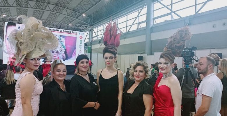 Gemlikli Bayan Kuaförleri Kozmetik Fuarına Gitti