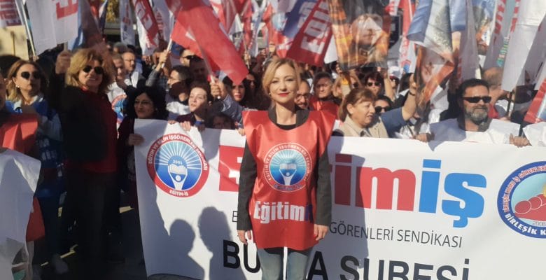 EĞİTİMCİLER İŞ BIRAKTI