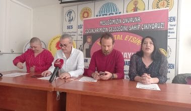 ANAYASA MAHKEMESİNİ ÖĞRETMENLERİN SESİNİ DUYMAYA ÇAĞIRIYORUZ!