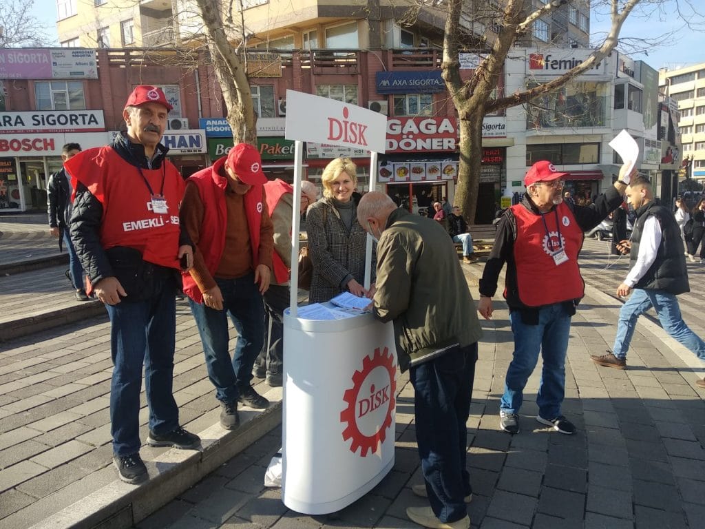 DİSK Emekli Sen: “Gelirde Adalet, Vergide Adalet İstiyoruz”