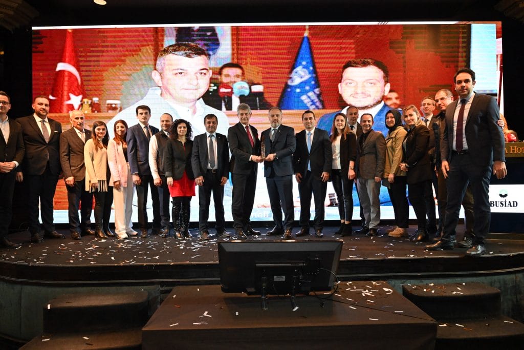 BUSİAD’ın büyük ödülü Büyükşehir’e
