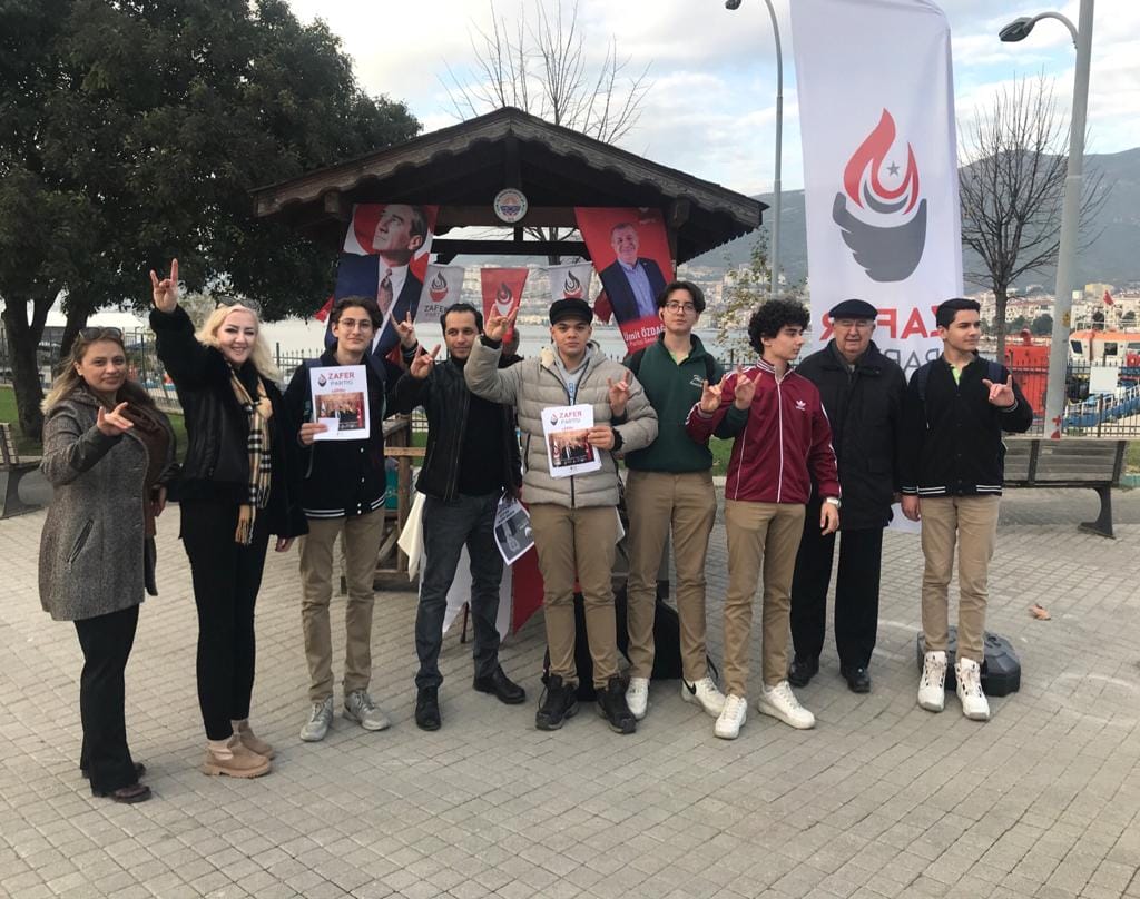 Zafer Partisi Üniversiteli Gençlerle Buluştu